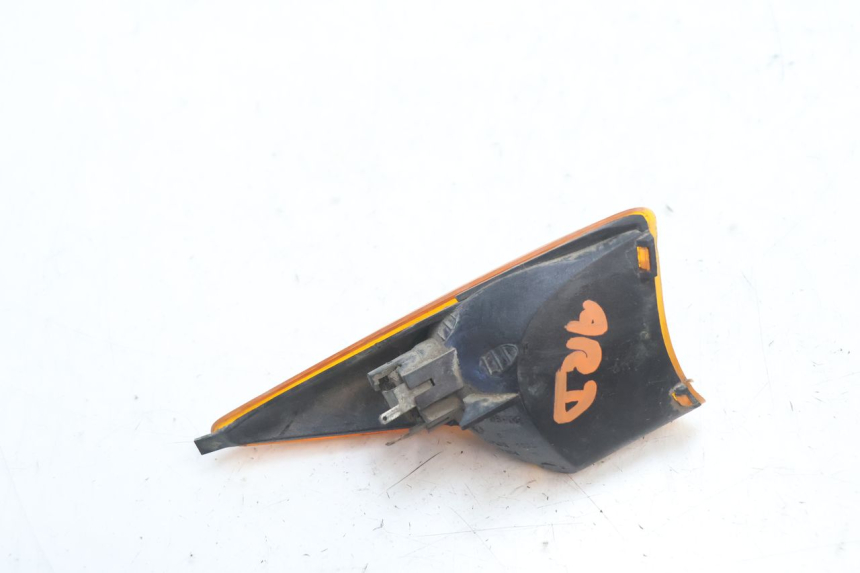 photo de CLIGNOTANT ARRIERE DROIT PEUGEOT SPEEDFIGHT LC 50 (1996 - 2002) - Gros plan technique