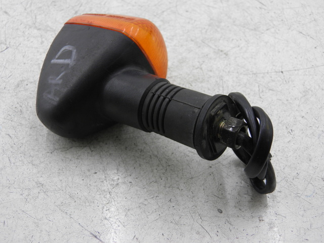 photo de CLIGNOTANT ARRIERE DROIT SUZUKI GS GSE 500 (2001 - 2003)