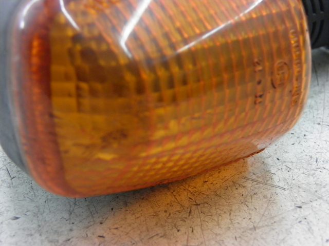 photo de CLIGNOTANT ARRIERE DROIT SUZUKI GS GSE 500 (2001 - 2003)