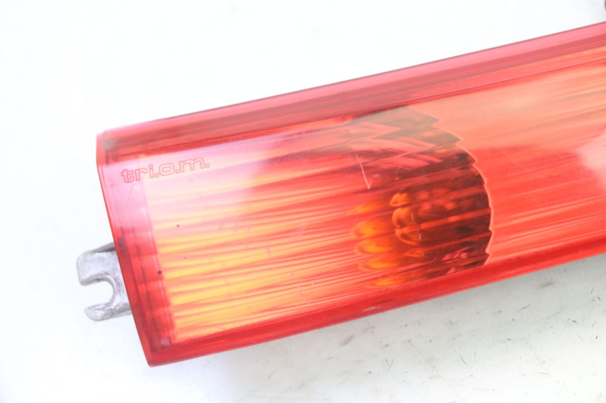 photo de CLIGNOTANT ARRIERE DROIT PIAGGIO X8 125 (2004 - 2007) - Détail de la pièce