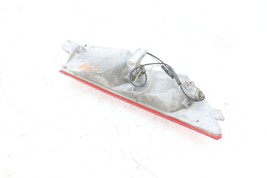 photo de CLIGNOTANT ARRIERE DROIT PIAGGIO X8 125 (2004 - 2007) - Autre angle de vue