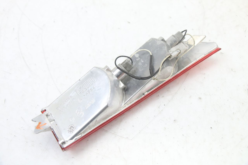 photo de CLIGNOTANT ARRIERE DROIT PIAGGIO XEVO - X EVO 125 (2007 - 2016) - Gros plan technique