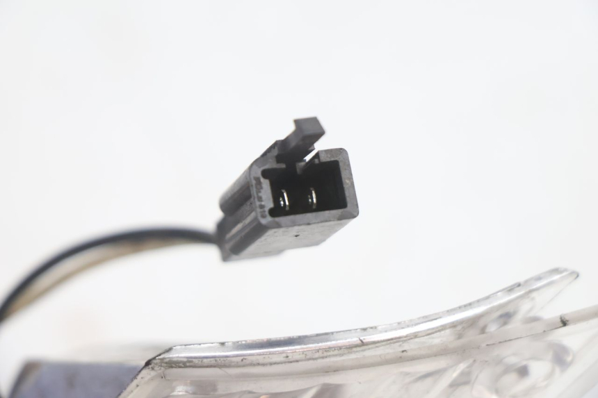 photo de CLIGNOTANT ARRIERE DROIT PIAGGIO ZIP 2T 50 (2009 - 2019) - État de surface