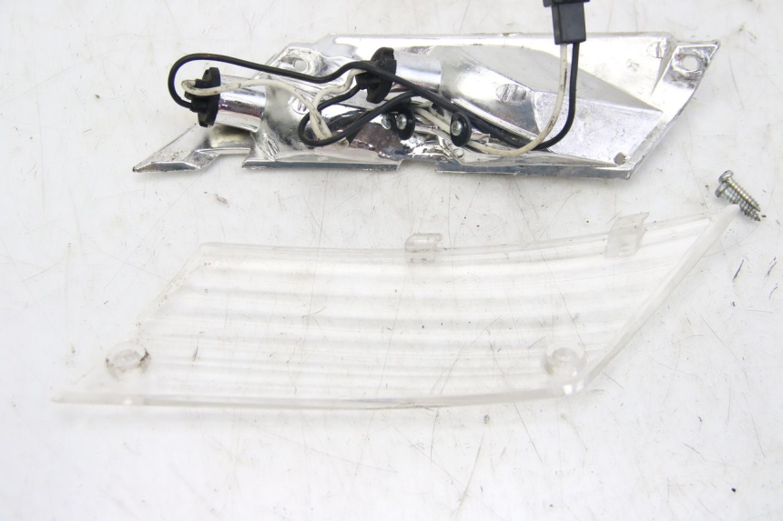 photo de CLIGNOTANT ARRIERE DROIT PIAGGIO ZIP 4T 50 (2018 - 2020)