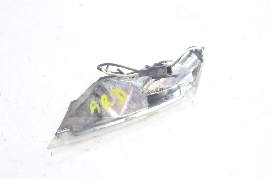 photo de CLIGNOTANT ARRIERE DROIT PIAGGIO ZIP IGET 4T 50 (2021 - 2023) - Points de fixation