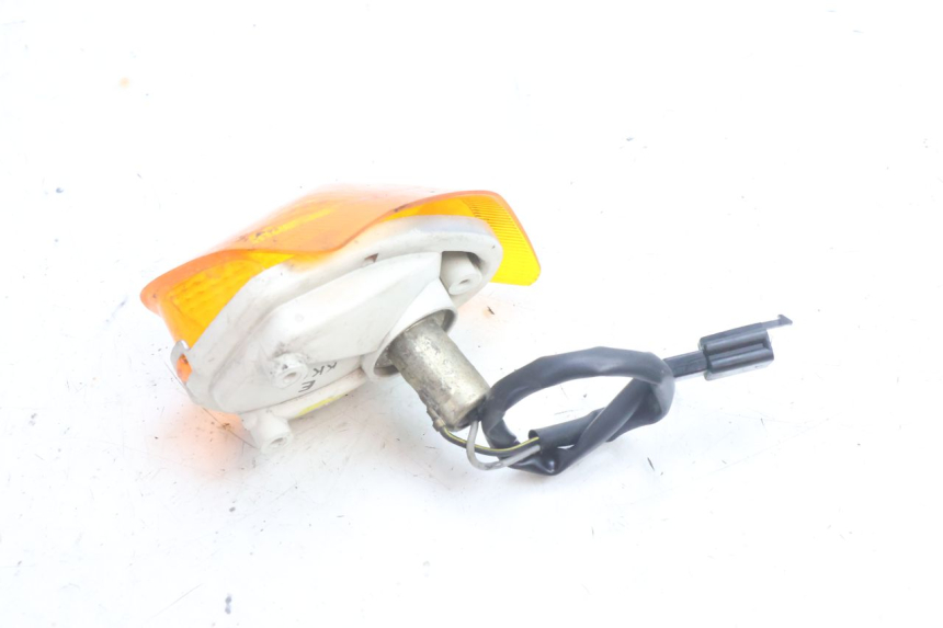 photo de CLIGNOTANT ARRIERE DROIT KAWASAKI ZZR 600 (1995 - 2004) - Gros plan technique