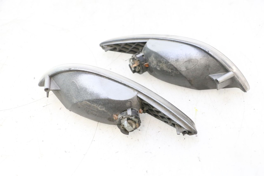 photo de CLIGNOTANT ARRIERE PEUGEOT ELYSTAR 50 (2002 - 2014) - Points de fixation