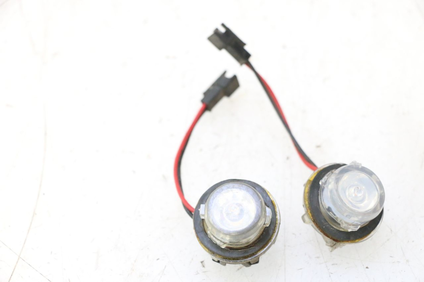 photo de CLIGNOTANT ARRIERE JM MOTORS EVOLIS 4T 50 (2018 - 2022) - Zoom état d’usage