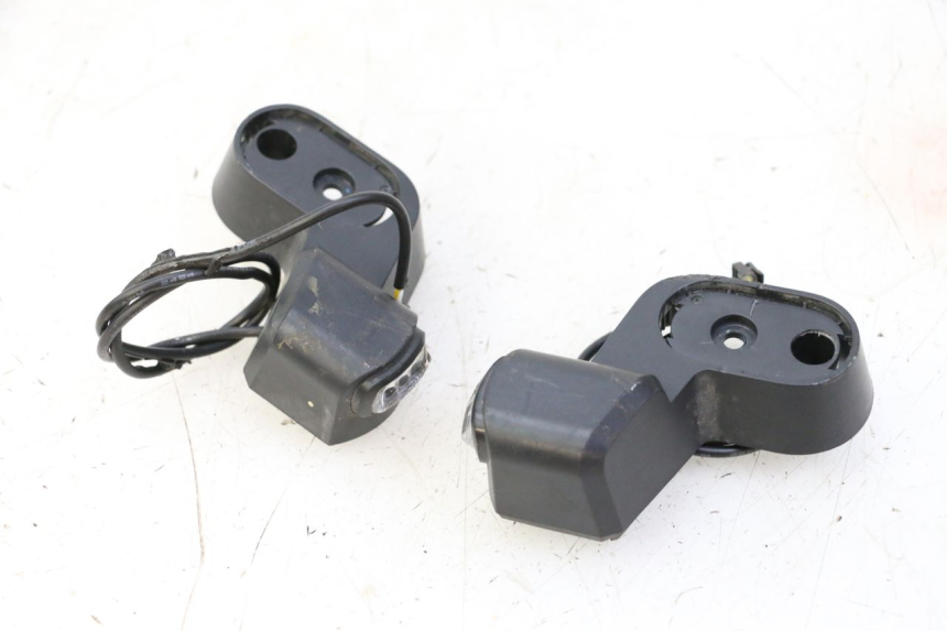 photo de CLIGNOTANT ARRIERE SEGWAY NINEBOT F65I 1