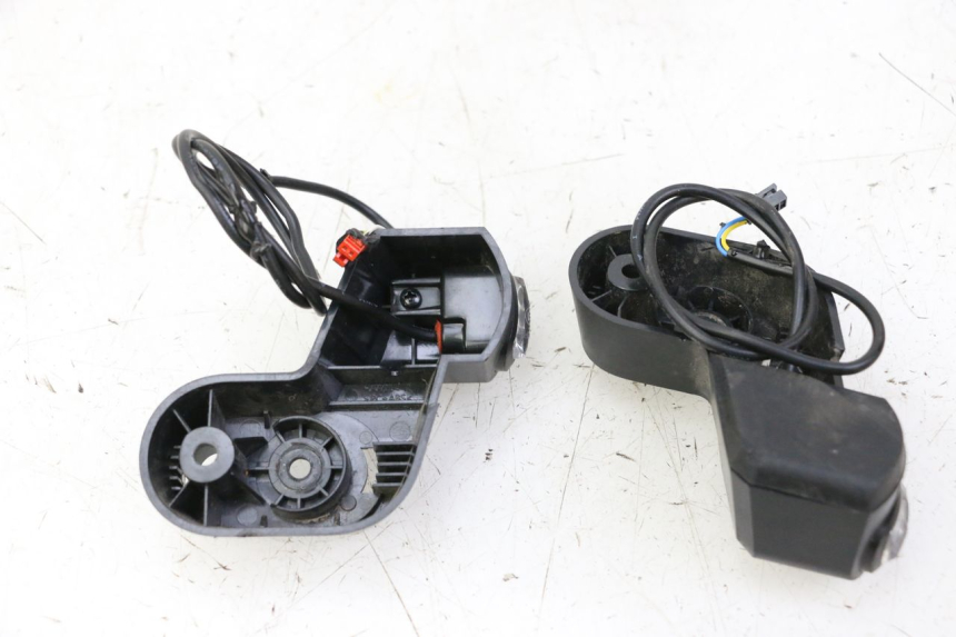 photo de CLIGNOTANT ARRIERE SEGWAY NINEBOT F65I 1