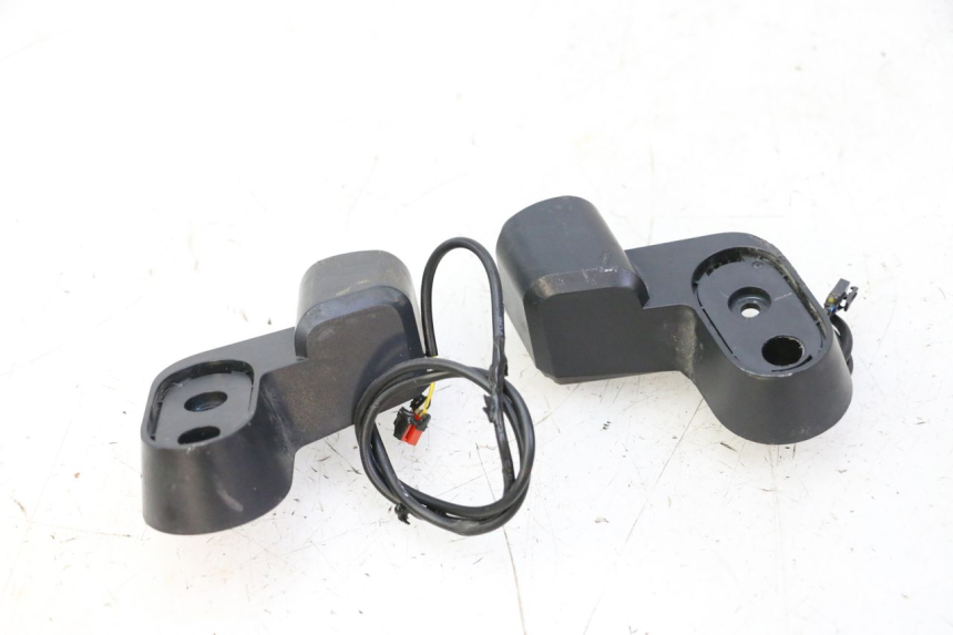 photo de CLIGNOTANT ARRIERE SEGWAY NINEBOT F65I 1