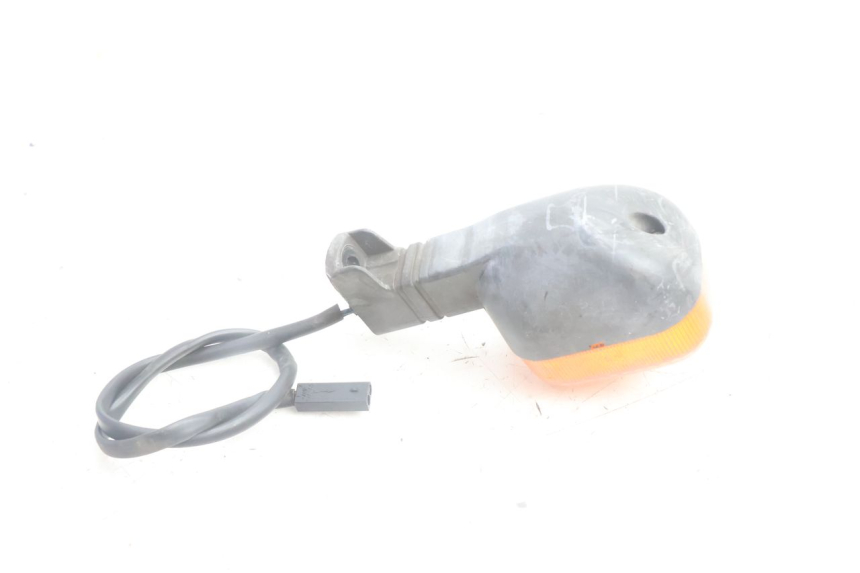 photo de CLIGNOTANT ARRIERE GAUCHE BMW C1 125 (2000 - 2003) - Gros plan technique