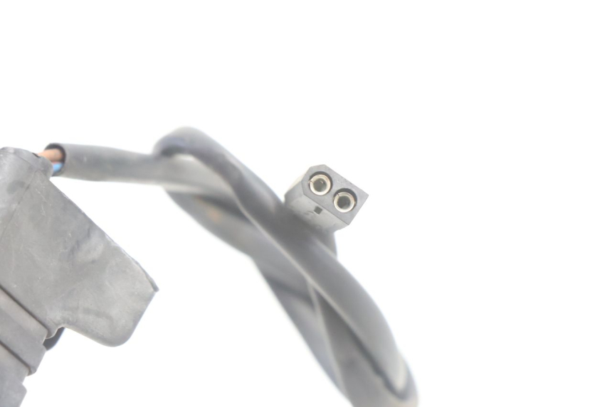 photo de CLIGNOTANT ARRIERE GAUCHE BMW C1 125 (2000 - 2003) - Points de fixation