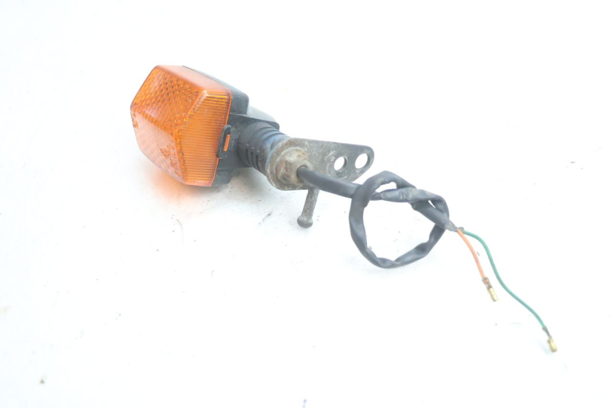 photo de CLIGNOTANT ARRIERE GAUCHE HONDA CB TWO FIFTY 250 (1991 - 2002) - Autre angle de vue