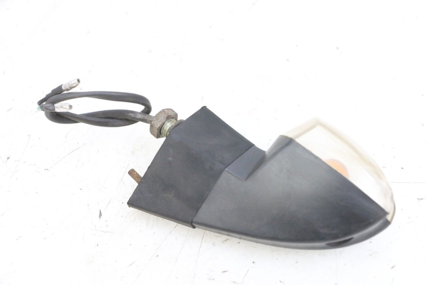 photo de CLIGNOTANT ARRIERE GAUCHE KSR CODE 125 (2018 - 2020) - Gros plan technique