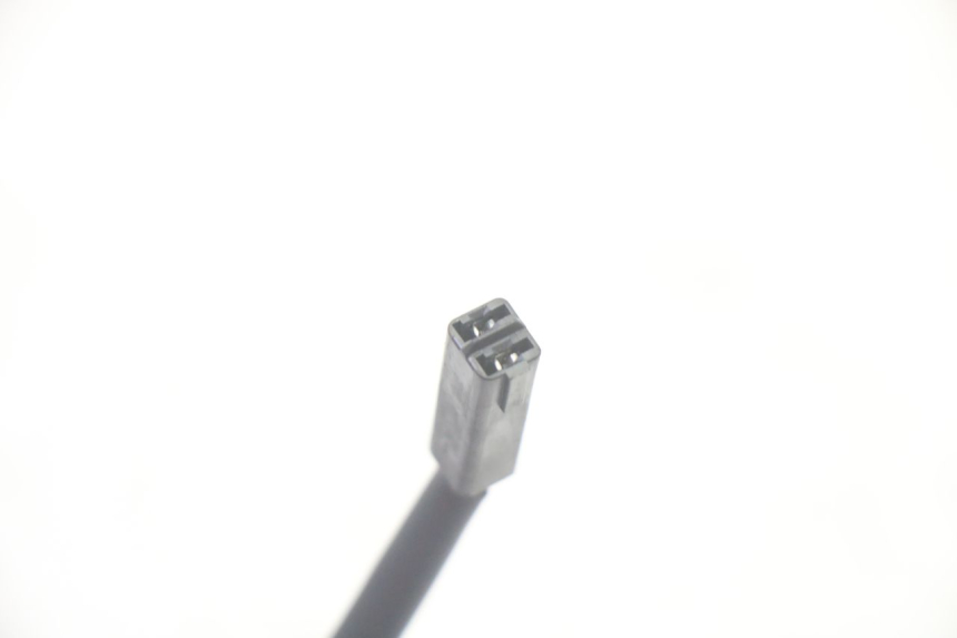 photo de CLIGNOTANT ARRIERE GAUCHE SUZUKI DL V STROM 1000 (2002 - 2007) - Gros plan technique