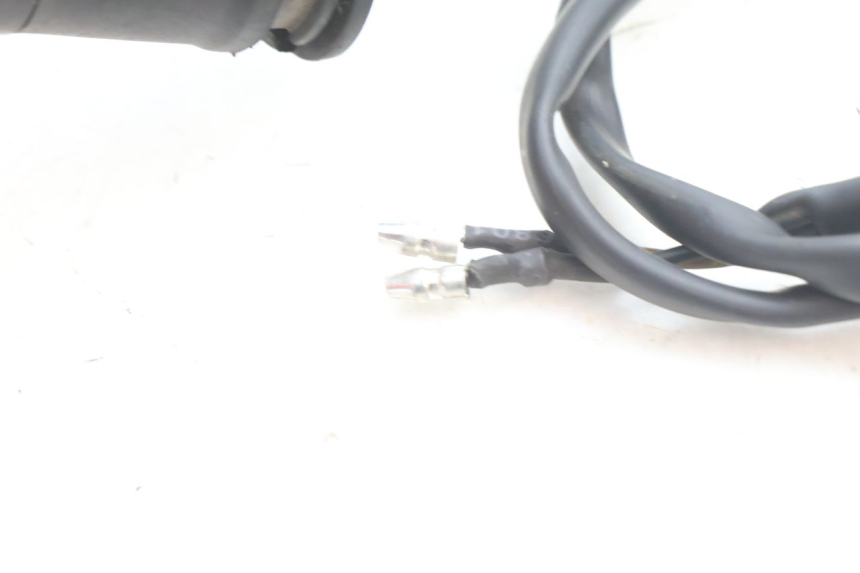 photo de CLIGNOTANT ARRIERE GAUCHE YAMAHA FZ8 800 (2010 - 2016) - Vue d’ensemble