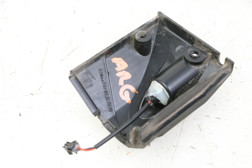 photo de CLIGNOTANT ARRIERE GAUCHE KUKIRIN G2 MASTER 1