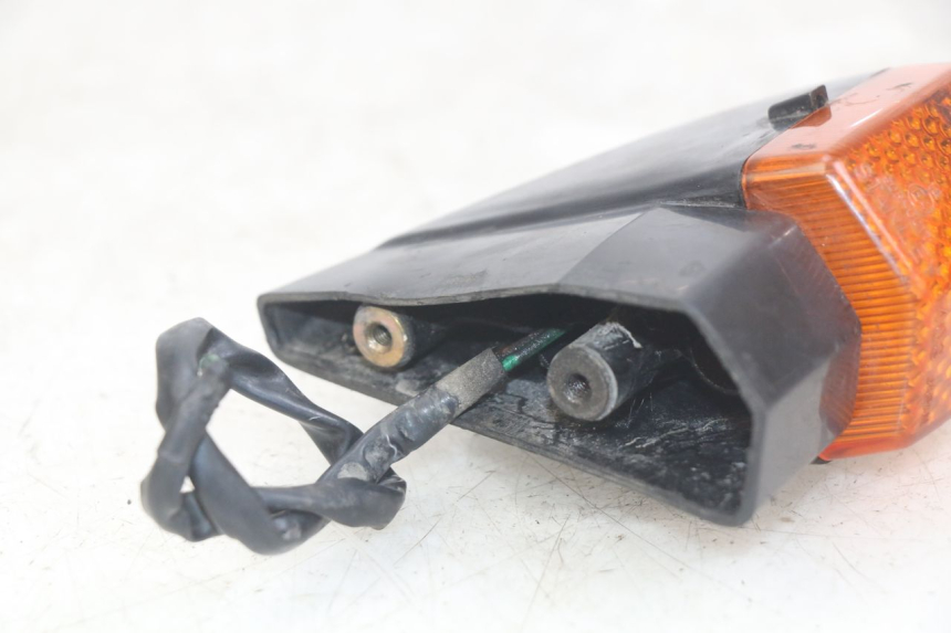 photo de CLIGNOTANT ARRIERE GAUCHE HONDA CBR F SC25 1000 (1989 - 1992)