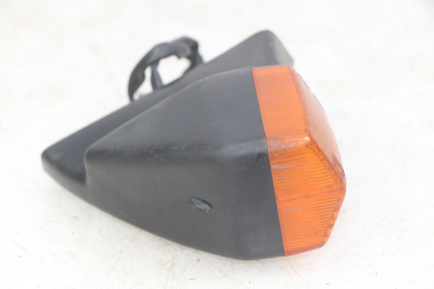 photo de CLIGNOTANT ARRIERE GAUCHE HONDA CBR F SC25 1000 (1989 - 1992)