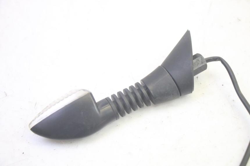 photo de CLIGNOTANT ARRIERE GAUCHE PIAGGIO MP3 HPE 350 (2018 - 2020) - Autre angle de vue