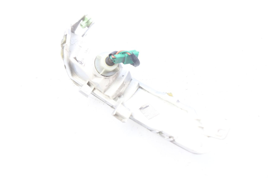 photo de CLIGNOTANT ARRIERE GAUCHE PEUGEOT GEOPOLIS 400 (2007 - 2013)