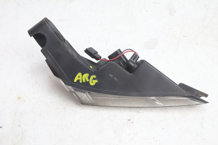 photo de CLIGNOTANT ARRIERE GAUCHE PEUGEOT SATELIS 125 (2013 - 2018) - Autre angle de vue