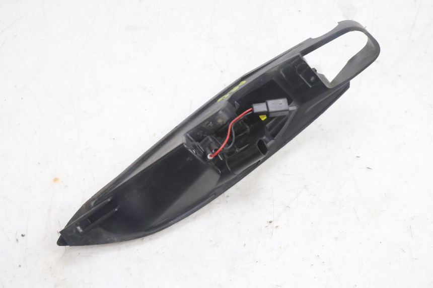 photo de CLIGNOTANT ARRIERE GAUCHE PEUGEOT SATELIS 125 (2013 - 2018) - Gros plan technique