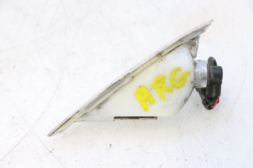photo de CLIGNOTANT ARRIERE GAUCHE PIAGGIO VESPA PRIMAVERA 2T 50 (2013 - 2018) - Autre angle de vue