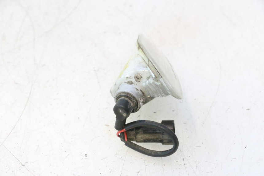 photo de CLIGNOTANT ARRIERE GAUCHE PIAGGIO VESPA PRIMAVERA 2T 50 (2013 - 2018) - Gros plan technique