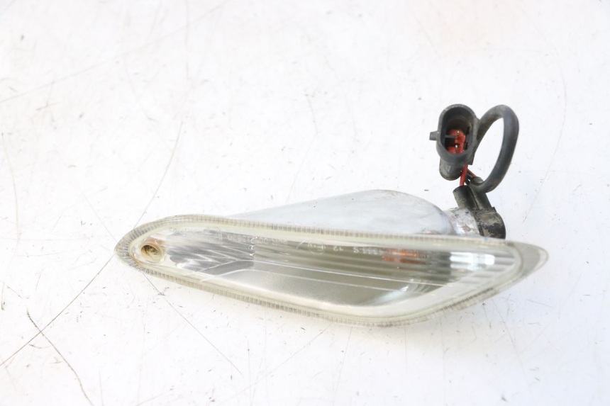 photo de CLIGNOTANT ARRIERE GAUCHE PIAGGIO VESPA PRIMAVERA 2T 50 (2013 - 2018) - État de surface