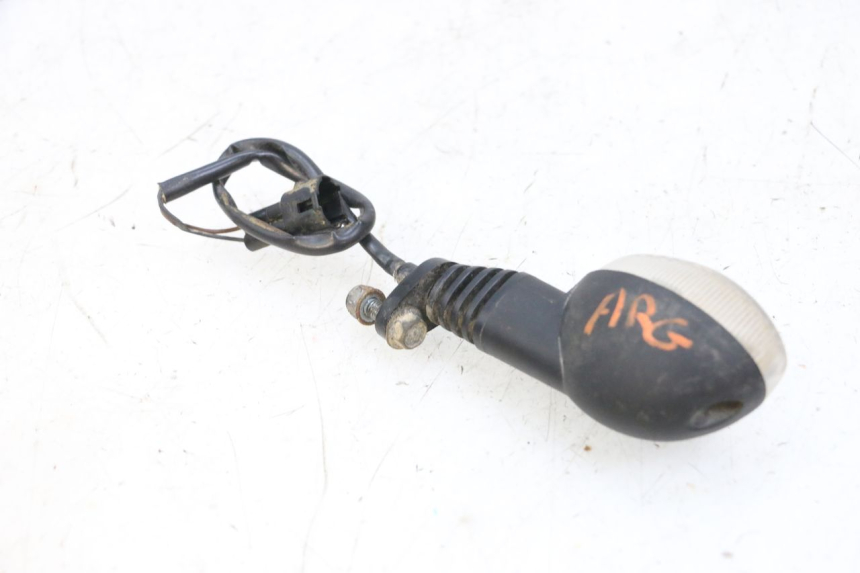 photo de CLIGNOTANT ARRIERE GAUCHE YAMAHA YFM R RAPTOR 250 (2008 - 2014) - Gros plan technique