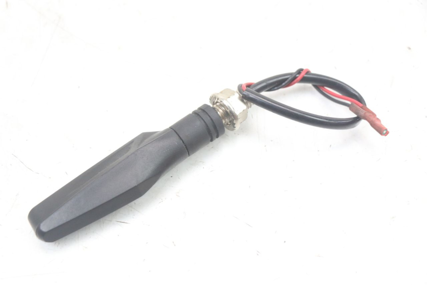 photo de CLIGNOTANT ARRIERE SUZUKI GS F 500 (2004 - 2007) - Vue produit