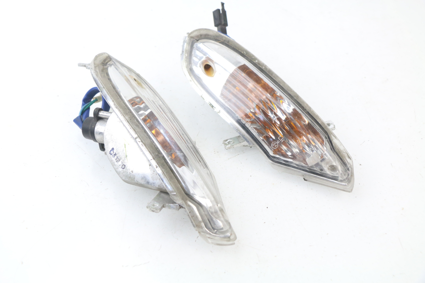 photo de CLIGNOTANT ARRIERE KYMCO GRAND DINK 250 (2002 - 2007)