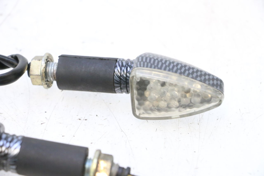 photo de CLIGNOTANT ARRIERE PEUGEOT LUDIX SNAKE 2T 50 (2004 - 2014) - Marquages et références