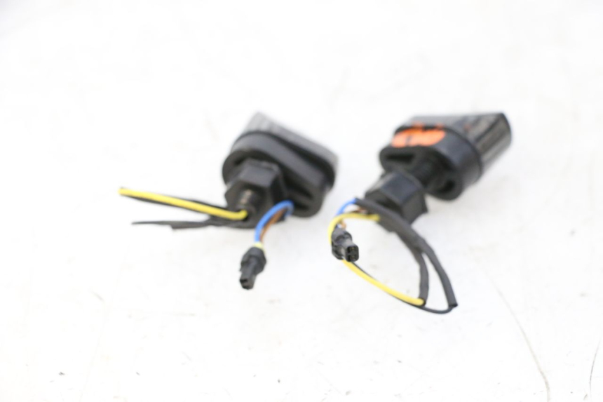 photo de CLIGNOTANT ARRIERE PIAGGIO MP3 HPE 310 (2024 - 2025)