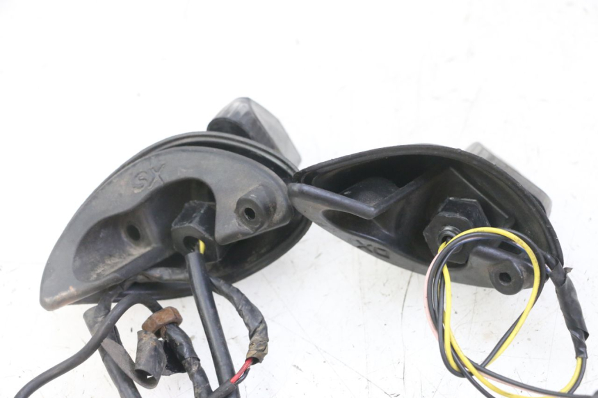 photo de CLIGNOTANT ARRIERE PIAGGIO MP3 LT 400 (2007 - 2012)