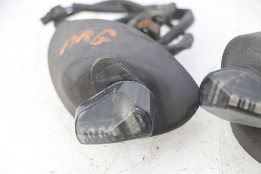 photo de CLIGNOTANT ARRIERE PIAGGIO MP3 LT 400 (2007 - 2012)