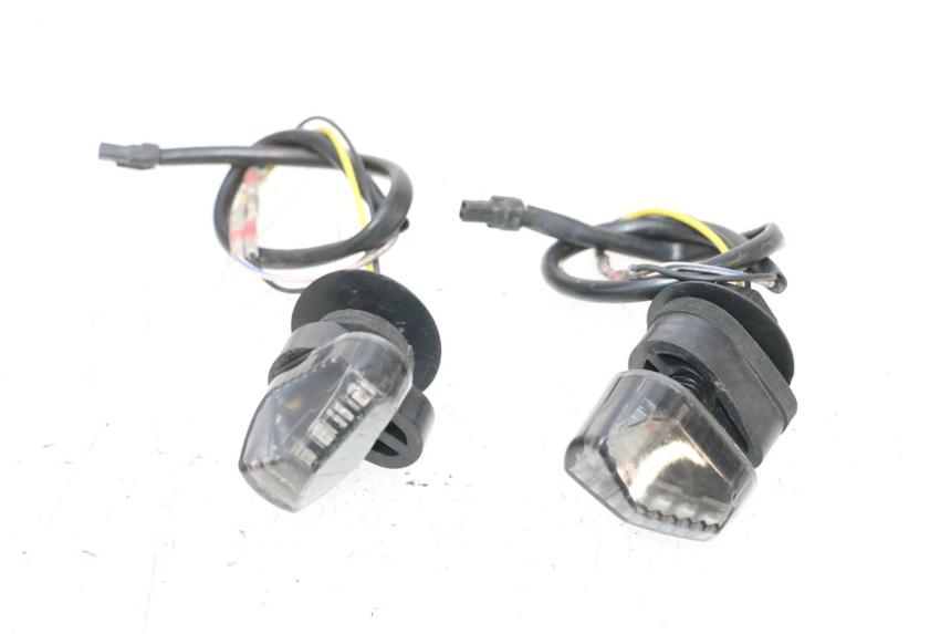 photo de CLIGNOTANT ARRIERE PIAGGIO MP3 RL 250 (2006 - 2010) - Vue principale