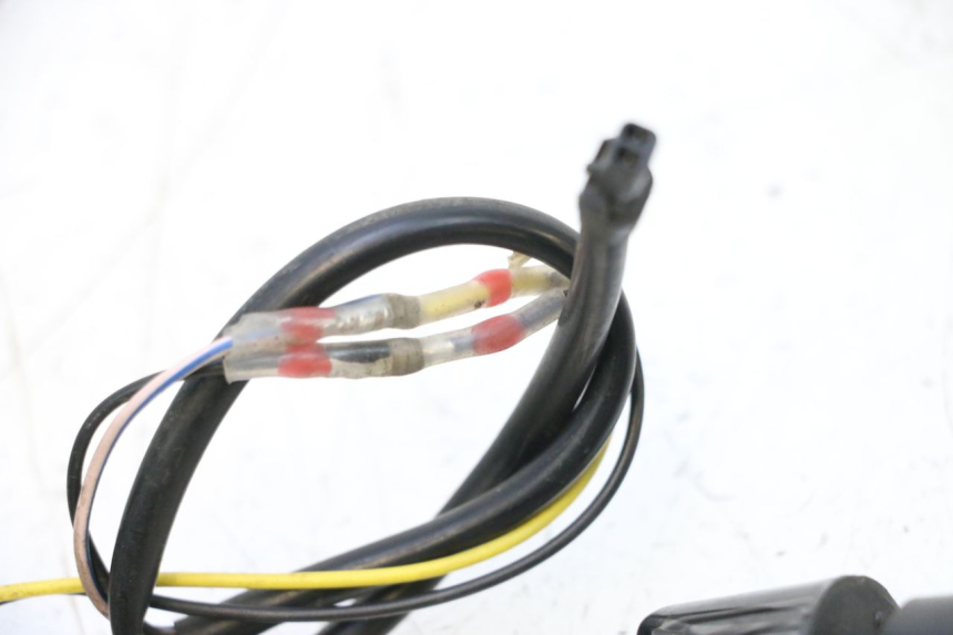 photo de CLIGNOTANT ARRIERE PIAGGIO MP3 RL 250 (2006 - 2010) - Autre angle de vue