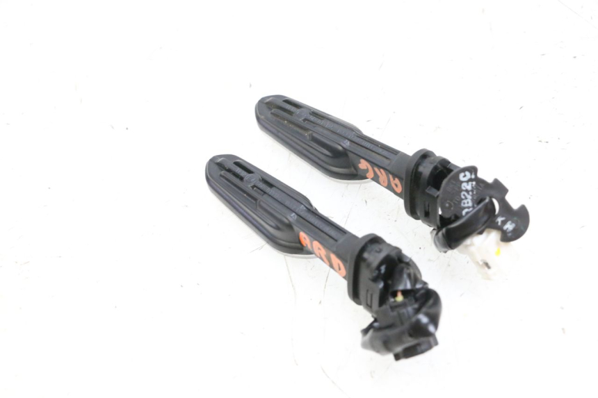 photo de CLIGNOTANT ARRIERE YAMAHA NEO'S CORE 1 (2022 - 2026) - Zoom état d’usage