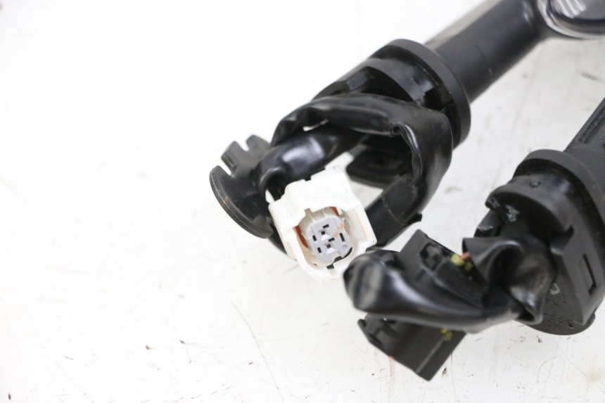 photo de CLIGNOTANT ARRIERE YAMAHA NEO'S CORE 1 (2022 - 2026) - Gros plan technique