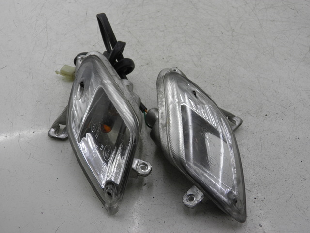 photo de CLIGNOTANT ARRIERE SYM FIDDLE 50 (2008 - 2010) - Vue principale