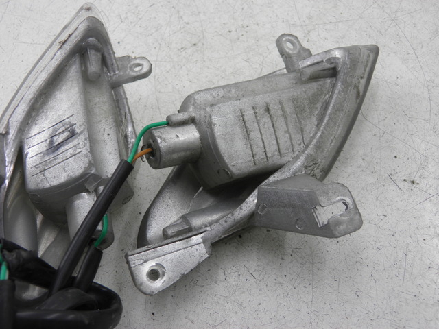 photo de CLIGNOTANT ARRIERE SYM FIDDLE 50 (2008 - 2010) - Points de fixation