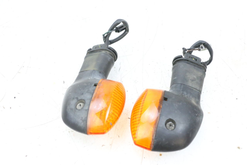 photo de CLIGNOTANT ARRIERE YAMAHA TDM ABS 900 (2002 - 2014) - Autre angle de vue