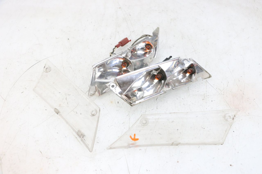 photo de CLIGNOTANT ARRIERE PIAGGIO ZIP 2T 50 (2009 - 2019) - Inspection visuelle