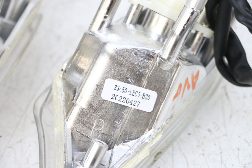 photo de CLIGNOTANT AVANT KYMCO AGILITY 4T 50 (2018 - 2022) - Points de fixation