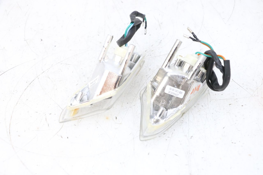 photo de CLIGNOTANT AVANT KYMCO AGILITY 4T 50 (2018 - 2022) - État de surface