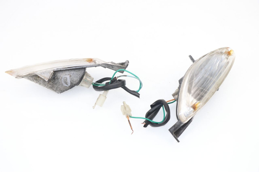 photo de CLIGNOTANT AVANT BAOTIAN TRAVEL SPIRIT 50 (2010 - 2012)