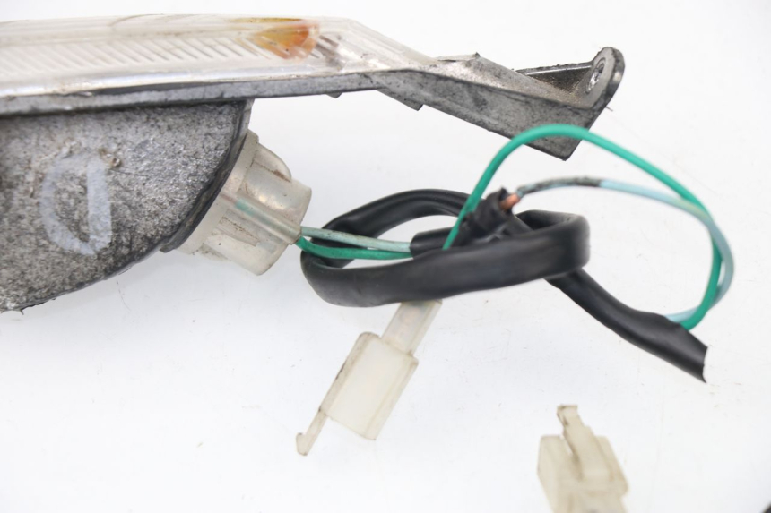 photo de CLIGNOTANT AVANT BAOTIAN TRAVEL SPIRIT 50 (2010 - 2012)